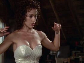 Алисса Милано секси – Зачарованные s05e03-23 (2002)