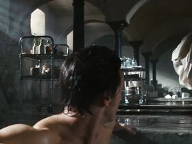 Анджелина Джоли голая – Особо опасен (2008) #2