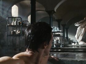 Анджелина Джоли голая – Особо опасен (2008) #3