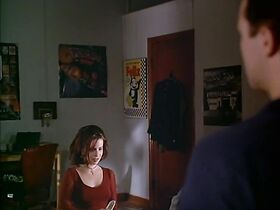 Холли Мари Комбс голая, Эллисон Смит секси – Причина верить (1995) #3