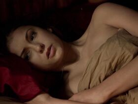 Нина Добрев секси – Дневники вампира s05e17 (2014) #2