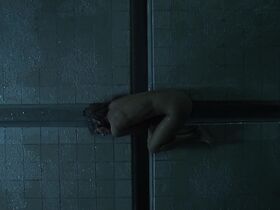 Холли Берри голая – Готика (2003)