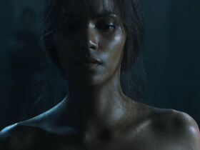Холли Берри голая – Готика (2003) #2