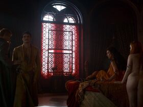 Жозефин Гиллан голая, Кристен Гиллеспи голая – Игра престолов s04e01 (2014) #2