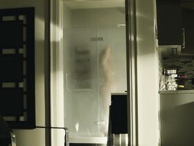 Сара Гадон голая – Враг (2013) #2