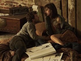 Соня Кински голая – Тёмные сердца (2012) #2