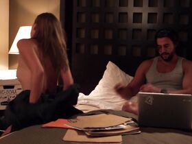 Элисон Макэти секси – 5 душ (2013)