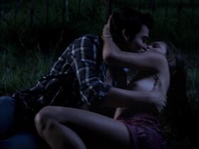 Бэйли Ноубл голая – Настоящая кровь s06e08 (2013) #2