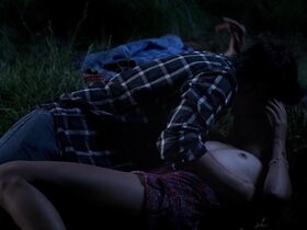 Бэйли Ноубл голая – Настоящая кровь s06e08 (2013) #3