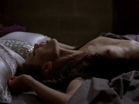 Каролина Выдра голая – Настоящая кровь s06e10 (2014)