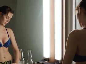 Луиз Бургуэн голая – Он ушел в воскресенье (2013) #3