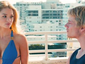 Эмма Ригби секси – Пластик (2014)