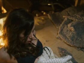 Обри Плаза секси, Бонни Барроуз голая – Если твоя девушка – зомби (2014) #2