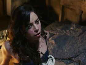 Обри Плаза секси, Бонни Барроуз голая – Если твоя девушка – зомби (2014) #3