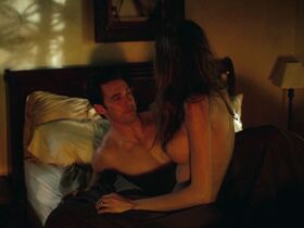 Ребекка Да Коста голая, Брианна Дэвис голая – На грани безумия (2013)