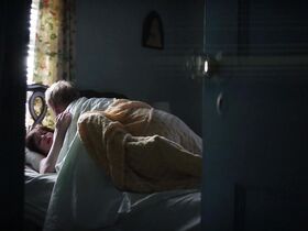 Кристина Хендрикс секси – Божий карман (2014) #3