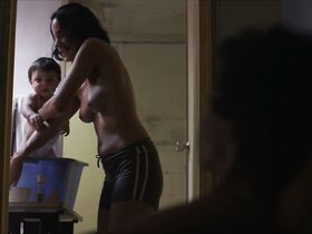 Саманта Кастильо голая – Плохая прическа (2013) #5