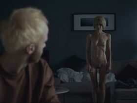 Тереза Хофова секси – Домашний режим (2018)