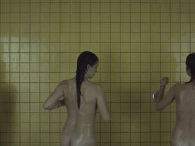 Тереза Хофова секси – Домашний режим (2018) #10