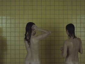 Тереза Хофова секси – Домашний режим (2018) #11