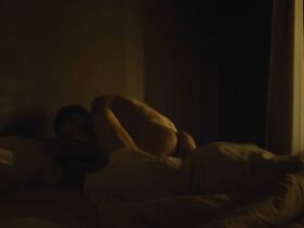 Тереза Хофова секси – Домашний режим (2018) #4