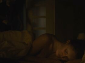 Тереза Хофова секси – Домашний режим (2018) #5