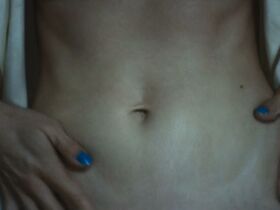 Тереза Хофова секси – Домашний режим (2018) #8