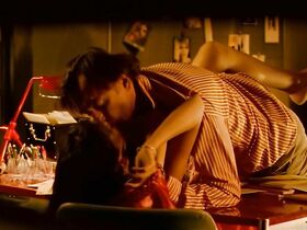 Мелани Дуте секси – Секс в большом Париже s01 (2005) #5