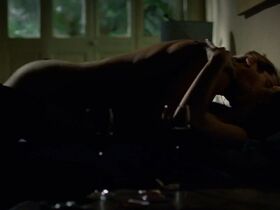 Эрмила Гуэдес голая – Нападение на центральный банк (2011) #3