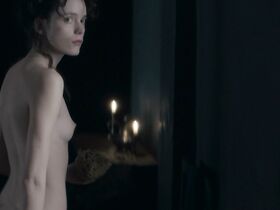 Стэйси Мартин голая – Последняя любовь Казановы (2019) #15