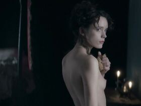 Стэйси Мартин голая – Последняя любовь Казановы (2019) #16