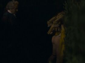 Стэйси Мартин голая – Последняя любовь Казановы (2019) #18