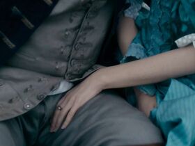 Стэйси Мартин голая – Последняя любовь Казановы (2019) #19