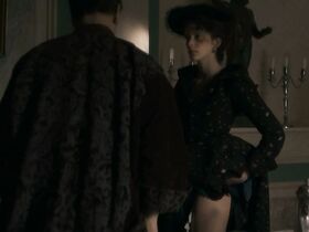 Стэйси Мартин голая – Последняя любовь Казановы (2019) #23