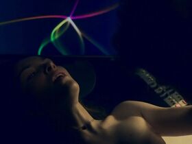 Виктория Шульц голая – Электрическая девушка (2019) #3