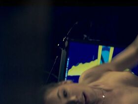 Виктория Шульц голая – Электрическая девушка (2019) #4