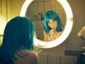 Виктория Шульц голая – Электрическая девушка (2019) #7