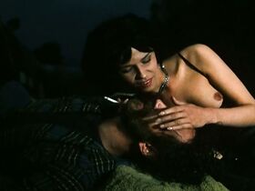 Паулина Млынарская голая, Малгожата Островска голая – Вирус (1996) #2