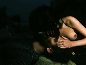 Паулина Млынарская голая, Малгожата Островска голая – Вирус (1996) #3