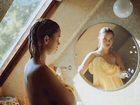 Розмари Мосбек голая, Йозефин Парк секси – По-собачьи s02e01 (2019) #10