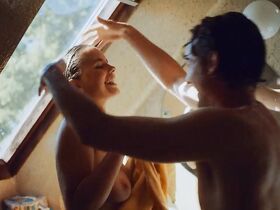 Розмари Мосбек голая, Йозефин Парк секси – По-собачьи s02e01 (2019) #11