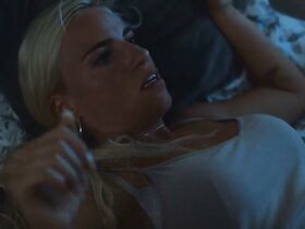 Розмари Мосбек голая, Йозефин Парк секси – По-собачьи s02e01 (2019) #15