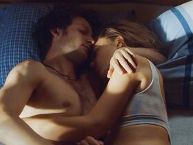 Розмари Мосбек голая, Йозефин Парк секси – По-собачьи s02e01 (2019) #2