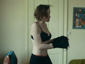 Жюли Мулье секси – Our Wonderful Lives (2019) #7