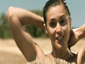 Оливия Бонами секси – Смешанный брак (2004) #2