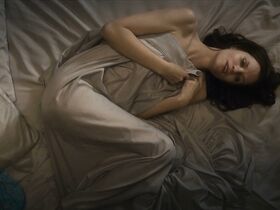 Фрида Шоу голая – Продажа Изобель (2018) #10