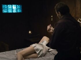 Фрида Шоу голая – Продажа Изобель (2018) #25