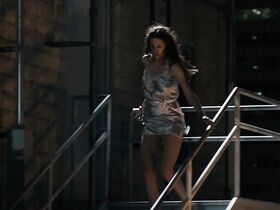 Фрида Шоу голая – Продажа Изобель (2018) #30