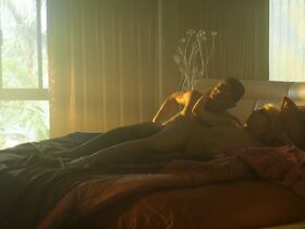 Флоре Бонавентура голая – Райский пляж (2019) #6