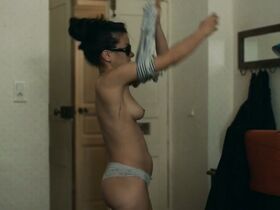 Делия Сепулькре-Нативи голая – Жестокая жизнь (2017) #6